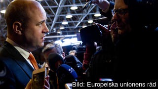 Fredrik Reinfeldt (M) vill inte riva upp EU-fördraget.