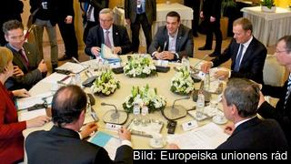 Den grekiske premiärministern Alexis Tsipras i möte med EU:s viktigaste ledare. Arkivbild. Den grekiske premiärministern Alexis Tsipras i möte med EU:s viktigaste ledare. Arkivbild.