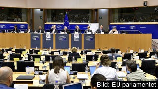EU-parlamentarikerna slipper redovisa sina extramedel offentligt. EU-parlamentarikerna slipper redovisa sina extramedel offentligt.