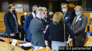 Förhandlingarna mellan EU-parlamentet, EU-kommissionen och ministerrådet om flerårsbudgeten har pågått i fyra månader. Förhandlingarna mellan EU-parlamentet, EU-kommissionen och ministerrådet om flerårsbudgeten har pågått i fyra månader.
