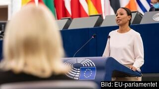 Europaparlamentarikerna Alice Bah Kuhnke (MP) och Evin Incir (S) välkomnar EU-kommissionens initiativ att göra hatbrott till EU-brott. Europaparlamentarikerna Alice Bah Kuhnke (MP) och Evin Incir (S) välkomnar EU-kommissionens initiativ att göra hatbrott till EU-brott.