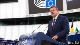 EU-kommissionär Maroš Šefčovič presenterar nästa års arbetsprogram för EU-parlamentet. EU-kommissionär Maroš Šefčovič presenterar nästa års arbetsprogram för EU-parlamentet.