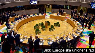 EU-ländernas stats- och regeringschefer samtalar i den nya mötesbyggnaden i Bryssel på fredagen. 