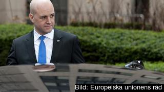 Statsminister Fredrik Reinfeldt på väg in till ett tidigare EU-toppmöte. Arkivbild.