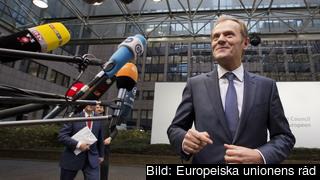 Europeiska rådets ordförande Donald Tusk gör entré på torsdagen. Europeiska rådets ordförande Donald Tusk gör entré på torsdagen.