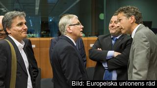 Till vänster Greklands finansminister Euklides Tsakalotos och längst till höger eurogruppens ordförande Jeroen Dijsselbloem. Arkivbild. Till vänster Greklands finansminister Euklides Tsakalotos och längst till höger eurogruppens ordförande Jeroen Dijsselbloem. Arkivbild.