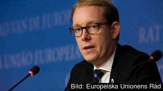 Migrationsminister Tobias Billström (M) anser inte att Danmarks nya gränskontroller ligger på hans bord.