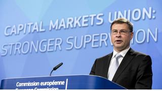 EU-kommissionen vill ge större befogenheter till europeiska finansmyndigheter. EU-kommissionen vill ge större befogenheter till europeiska finansmyndigheter.