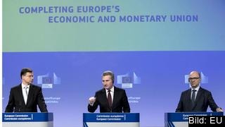 Kommissionen vill bland annat skapa en europeisk valutafond och en europeisk finansminister. Kommissionen vill bland annat skapa en europeisk valutafond och en europeisk finansminister.