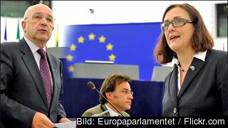 Arkivbild. Löner och avtalsvillkor på arbetsmarknaden är inget för EU-kommissionen att ha synpunkter på,  skriver debattören.