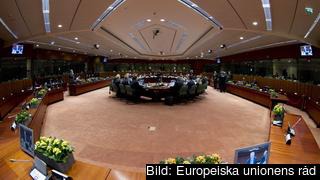 Euroländernas finansministrar ska försöka komma överens om ett nytt krislån till Grekland. Euroländernas finansministrar ska försöka komma överens om ett nytt krislån till Grekland.