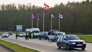 Vägkontroll på den danska sidan av den dansk-tyska gränsen i Kruså. Båda länderna är med i Schengen. Vägkontroll på den danska sidan av den dansk-tyska gränsen i Kruså. Båda länderna är med i Schengen.