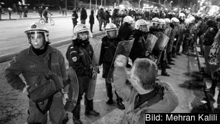 Från den grekiska huvudstaden rapporteras på måndagen att närmare hundra personer blivit skadade i kravallerna. Arkivbild.
