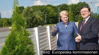 Litauens president Dalia Grybauskaitė och EU-kommissionens ordförande José Manuel Barroso i Vilnius. Litauens president Dalia Grybauskaitė och EU-kommissionens ordförande José Manuel Barroso i Vilnius.