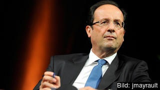 Den franske socialistiske presidentkandidaten François Hollande sträcker ut en arm till vänstern och de gröna. Arkivbild.