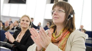 Sidonia Jędrzejewska, polsk EU-parlamentariker, förhandlar om EU:s budget för parlamentets räkning. Sidonia Jędrzejewska, polsk EU-parlamentariker, förhandlar om EU:s budget för parlamentets räkning.