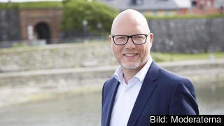 – Det är tydligt att dubbla budskap och villfarelser präglar socialdemokratins Europapolitik, skriver Jörgen Warborn (M).