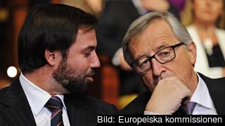 Kommissionsordförande Jean-Claude Juncker till höger samtalar med arvstorhertigen av Luxemburg Guillaume. Arkivbild. Kommissionsordförande Jean-Claude Juncker till höger samtalar med arvstorhertigen av Luxemburg Guillaume. Arkivbild.