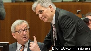 EU-kommissionens ordförande Jean-Claude Juncker i samtal med Österrikes förbundskansler Werner Faymann. Arkivbild.