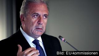 EU:s flyktingkommissionär Dimitris Avramopoulos. Arkivbild. 