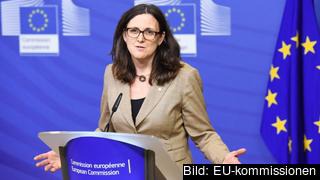 EU:s handelskommissionär Cecilia Malmström (L) försäkrar att EU står på sig om miljö- och hälsoskydd i frihandelsförhandlingarna med USA. Arkivbild. EU:s handelskommissionär Cecilia Malmström (L) försäkrar att EU står på sig om miljö- och hälsoskydd i frihandelsförhandlingarna med USA. Arkivbild.