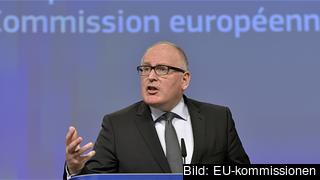 Den ansvarige EU-kommissionären, den nederländske socialdemokraten Frans Timmermans, vid onsdagens presskonferens. Den ansvarige EU-kommissionären, den nederländske socialdemokraten Frans Timmermans, vid onsdagens presskonferens.