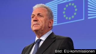 EU:s migrationskommissionär Dimitris Avramopoulos har fler möjliga sanktionermöjligheter i åtanke. Arkivbild.