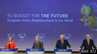 EU-kommissionärer med ansvar för olika utrikespolitiska frågor Federica Mogherini, Johannes Hahn, Neven Mimica och Christos Stylianides. EU-kommissionärer med ansvar för olika utrikespolitiska frågor Federica Mogherini, Johannes Hahn, Neven Mimica och Christos Stylianides.