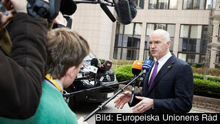 Arkivbild: Greklands premiärminister Papandreou överväger att utlysa en folkomröstning om euron. Arkivbild: Greklands premiärminister Papandreou överväger att utlysa en folkomröstning om euron.