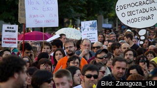 Spanjorer protesterar mot nedskärningar. Nu får de stöd av fler länder. Arkivbild. Spanjorer protesterar mot nedskärningar. Nu får de stöd av fler länder. Arkivbild.